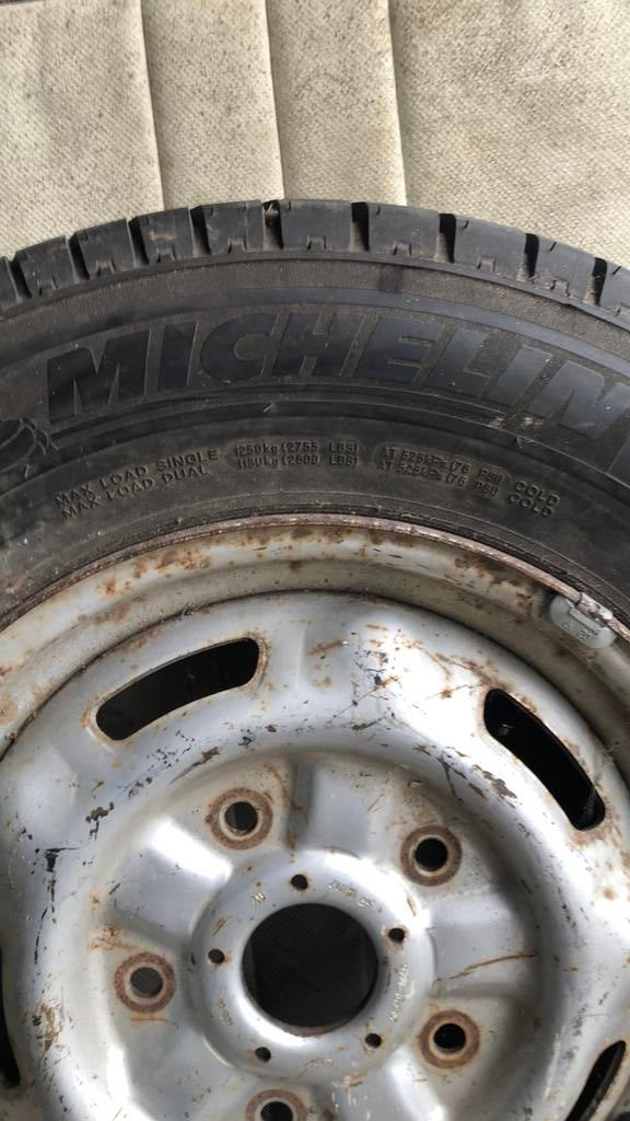 Pneu & jante, Enlèvement, Comme neuf