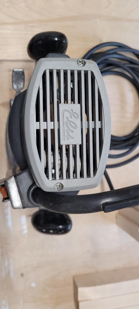 Elu Mof 31 1200 W bovenfrees incl verzendkosten, Gebruikt, Verzenden, Bovenfrees, Elu