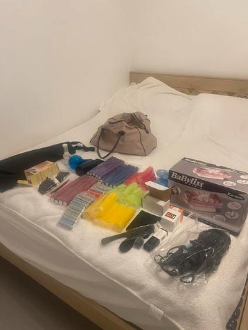 Tas vol nieuw kappersproducten beschikbaar voor biedingen