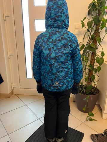 Veste et pantalon ski hiver enfant 5-6-7 ans beschikbaar voor biedingen