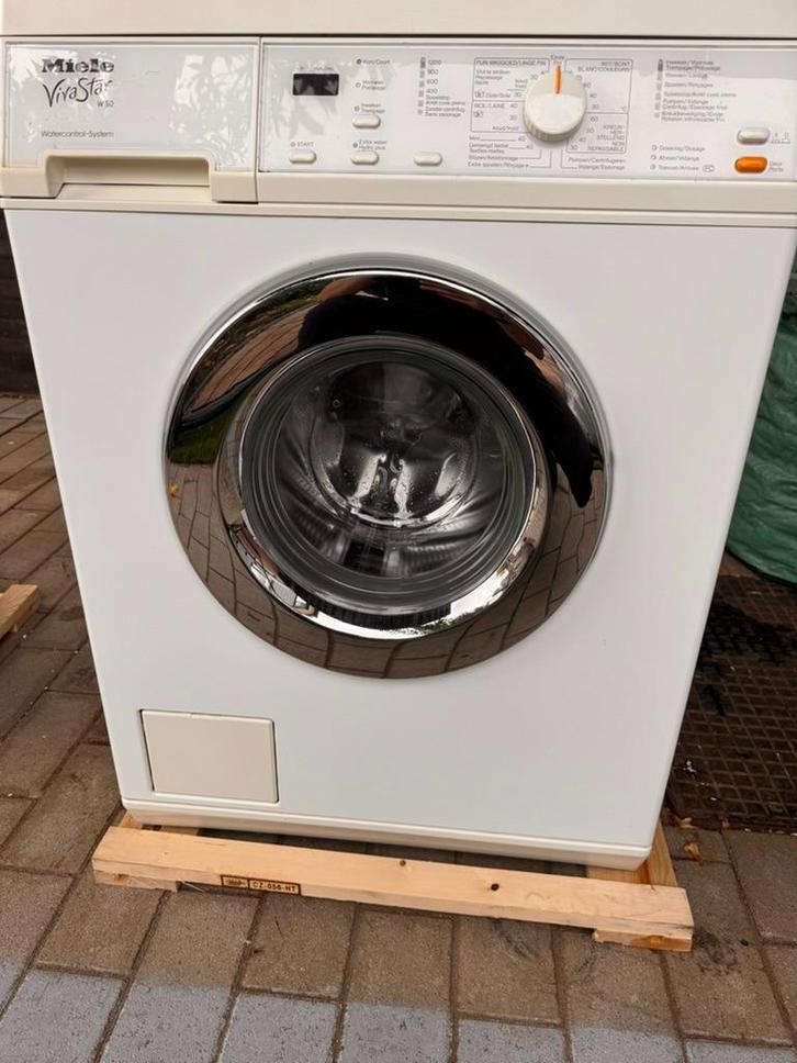 Wasmachine Miele W30 Vivastar, Elektronische apparatuur, Wasmachines, Gebruikt, Voorlader, 4 tot 6 kg, Minder dan 85 cm, 1200 tot 1600 toeren