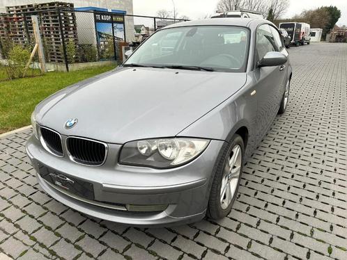 BMW 120i | AUTO AIRCO | CRUISE CTRL, Auto's, BMW, Bedrijf, Te koop, 1 Reeks, Bluetooth, Climate control, Cruise Control, Elektrische ramen