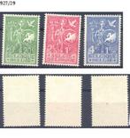 Postzegels 927/29. Praktisch postgaaf., Postzegels en Munten, Ophalen of Verzenden, Spoor van plakker