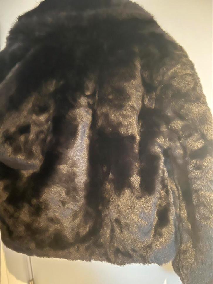 zwarte faux fur jas van Clockhouse, Kleding | Dames, Jassen | Winter, Zo goed als nieuw, Maat 38/40 (M), Ophalen
