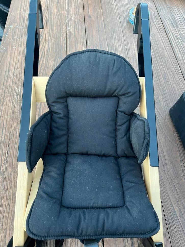 Plooibare eetstoel Handysitt hangstoel Minui Stokke, Kinderen en Baby's, Kinderstoelen, Nieuw, Hangstoel, Aanschuifbaar, Afneembaar eetblad