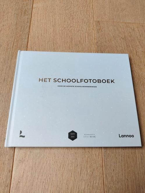 Little Indians - Het Schoolfotoboek, Boeken, Prentenboeken en Plaatjesalbums, Nieuw, Plaatjesalbum, Ophalen of Verzenden