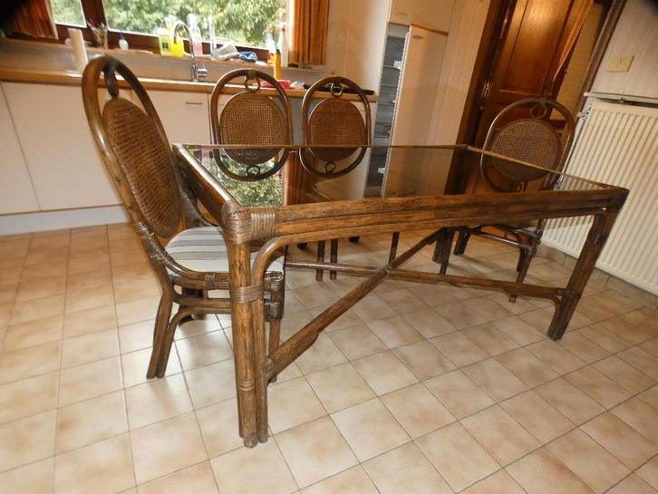 Rotan (keuken)tafel met 4 stoelen, Huis en Inrichting, Stoelen, Riet of Rotan, Ophalen