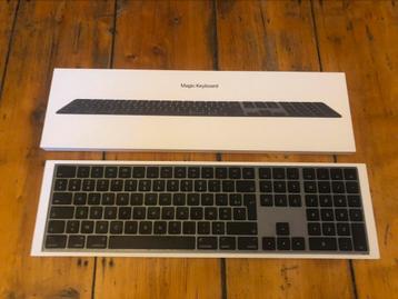 Apple Magic Keyboard With Numeric Keypad, Azerty, Comme neuf, Enlèvement, Apple