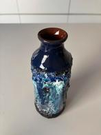 Vaas in keramiek. Brutalistische stijl., Enlèvement