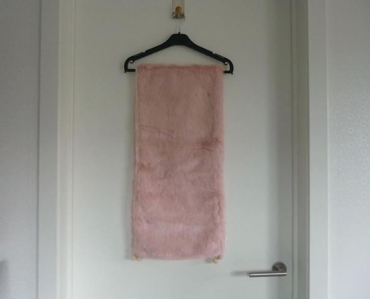 Roze schoudersjaal sjaal bolero van Lisbeth Dahl 140x31 cm, Kleding | Dames, Mutsen, Sjaals en Handschoenen, Sjaal, Ophalen of Verzenden