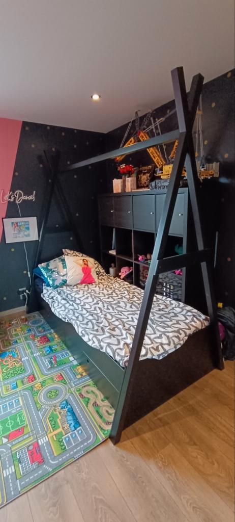 Tipi éénpersoonsbed zwart, Huis en Inrichting, Slaapkamer | Bedden, Zwart, Ophalen