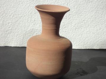 Artisanaal aardewerk vaas Prosper Ringoot pottenbakker ZELE beschikbaar voor biedingen