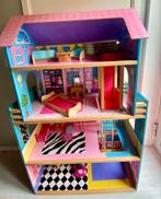 Poppenhuis met accessoires plus lift, Kinderen en Baby's, Zo goed als nieuw, Accessoires