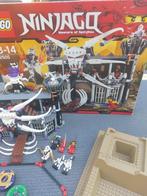 lego Ninjago set kasteel met veel figuren en bouwplaat, Ophalen of Verzenden, Zo goed als nieuw, Lego