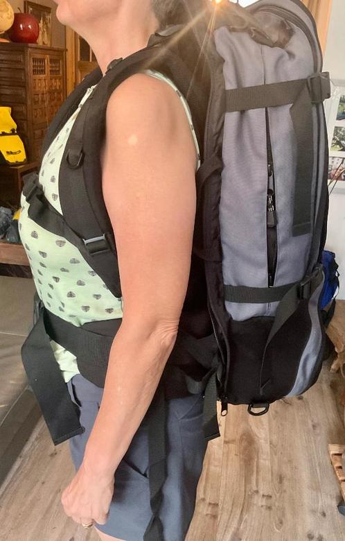 Reis Rugzak 50 L - AS adventure uitstekend uitgerust, Sport en Fitness, Bergsport en Wandelen, Zo goed als nieuw, Rugzak, Ophalen