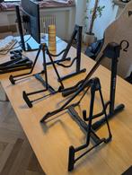 lot de supports guitare/bass, Musique & Instruments, Pieds, Enlèvement, Comme neuf, Pied pour instrument, Guitare