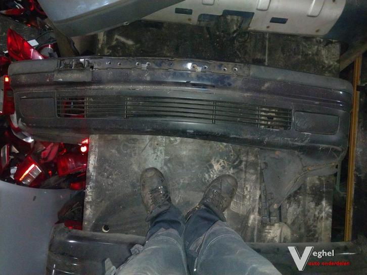 bmw e36 sedan voor of achterbumper, Auto-onderdelen, Carrosserie, Bumper, Voor, Gebruikt, Ophalen