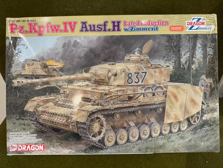Dragon 1/35 6560 German tank PzKpfw IV Ausf.H zimmerit, Hobby en Vrije tijd, Modelbouw | Auto's en Voertuigen, Zo goed als nieuw