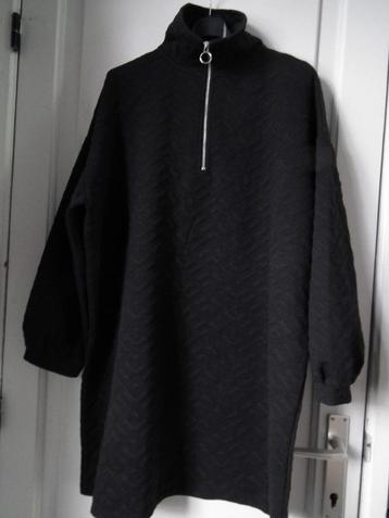 Robe noire pour femme. Taille 48  (  Si belle en XL !  )