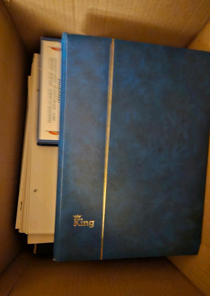 Doos Belgie met zegels, postwaardestukken en meer, Postzegels en Munten, Postzegels | Volle albums en Verzamelingen, Ophalen of Verzenden