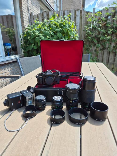 [Nieuwstaat] Canon A1 + 35-105mm f3.5 + 70-210mm f4, Audio, Tv en Foto, Fotocamera's Analoog, Zo goed als nieuw, Spiegelreflex