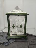 Ancien cache radiateur a pieds en fonte. Maison N MARTIN, Antiquités & Art, Enlèvement