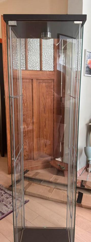 2 IKEA vitrines - donkerbruin beschikbaar voor biedingen