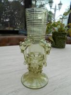 Oude vaas - dierenhoofden - potashglas, Antiek en Kunst, Ophalen of Verzenden