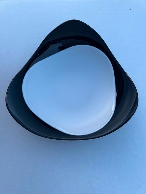 Tupperware Allegra Serveerschaal 2L | Zwart-Wit | NIEUW, Huis en Inrichting, Keuken | Tupperware, Nieuw, Schaal, Wit, Paars, Ophalen of Verzenden