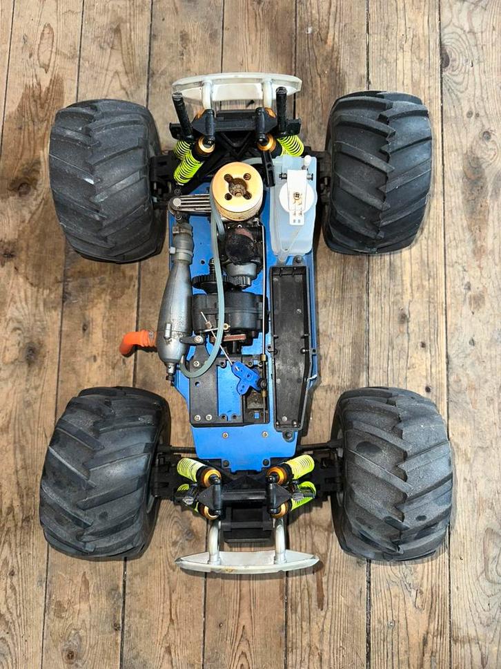 NitroMonstertruck RC 4x4  carrosserieën start met wat liefde, Hobby en Vrije tijd, Modelbouw | Radiografisch | Auto's, Nitro, Ophalen