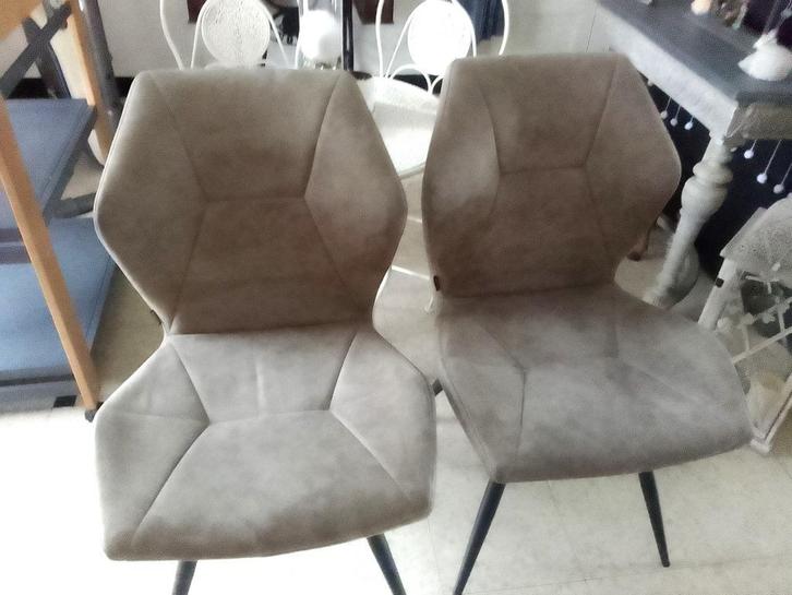 chaise de salle à manger MXSOFA en daim (6 disponibles), Huis en Inrichting, Stoelen, Zo goed als nieuw, Vijf, Zes of meer stoelen