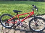 Velo Garcon B'twin 20 pouces(de 6ans a 8ans) comme nouveau, Vélos & Vélomoteurs, Vélos | Garçons, Enlèvement, Comme neuf, 20 pouces