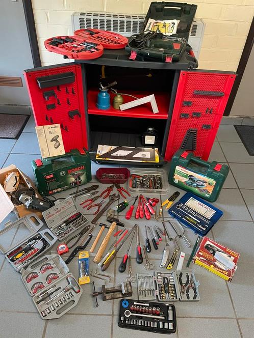 gereedschap en werktuigen & gereedschapswagen (KETER), Doe-het-zelf en Bouw, Gereedschap | Handgereedschap, Gebruikt, Ophalen