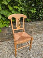 Houten stoelen met lier-rugleuning en rieten zitting, Ophalen