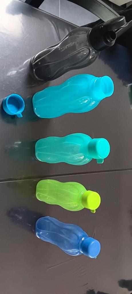TUPPERWARE 5 drinkflessen (2x1l, 750ml, 2x500ml) GOEDE STAAT, Huis en Inrichting, Keuken | Tupperware, Gebruikt, Overige typen