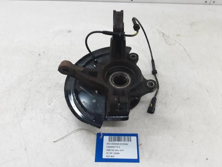 WIELNAAF LINKS VOOR Dacia Dokker (0S) (01-2012/12-2021), Auto-onderdelen, Remmen en Aandrijving, Dacia, Gebruikt