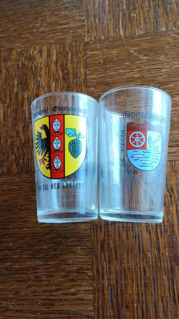 2 jeneverglaasjes, Ophalen, Zo goed als nieuw