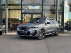 BMW iX1 xDrive30 M Sport Pro / PANO / 360 / HUD / H-K /MEM, Auto's, Automaat, Gebruikt, Leder, 5 deurs