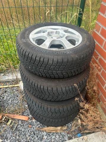 Winterbanden met velg beschikbaar voor biedingen