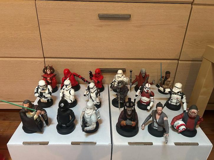 45 bustes Star Wars - Altaya + Fascicules + livres, Collections, Star Wars, Utilisé, Statue ou Buste, Enlèvement