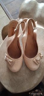 beige hakschoenen Dames Miz Mooz maat 39, Miz Mooz, Pumps, Beige, Ophalen of Verzenden