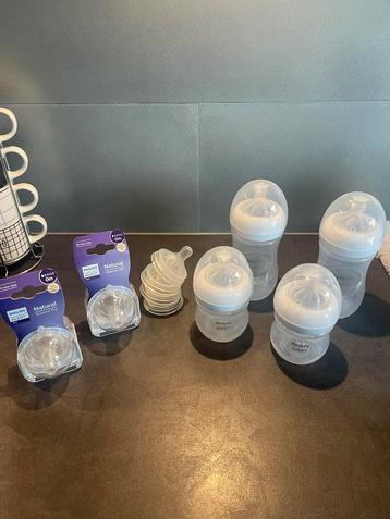 Kit Biberons Avent avec tétines 0-1-2-3 et 4 tétines nouvell beschikbaar voor biedingen