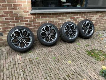 Originele Ford Focus ST Line X 235/40R18 velgen en banden beschikbaar voor biedingen