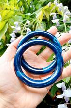 2 Blauwe armbanden, Ophalen of Verzenden, Zo goed als nieuw, Kunststof