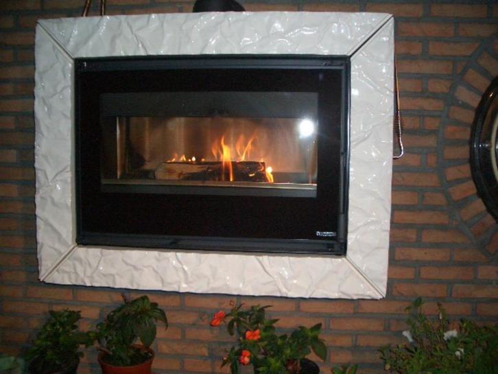 haard hout Italiaans design met grote witte keramieken kader, Huis en Inrichting, Haarden, Zo goed als nieuw, Houthaard, Ophalen