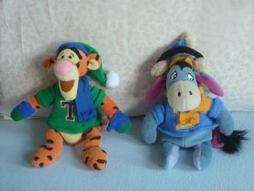 2 Zachte Fleece Knuffels Disneyland Paris beschikbaar voor biedingen