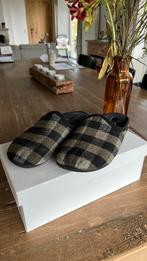 Pantoffels vooe jongen maat 38, Kleding | Heren, Schoenen, Overige kleuren, Ophalen of Verzenden, Zo goed als nieuw, Pantoffels of Sloffen