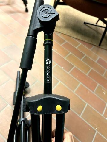 2 x Roadworx Mic Stand Tripod Boom Small beschikbaar voor biedingen