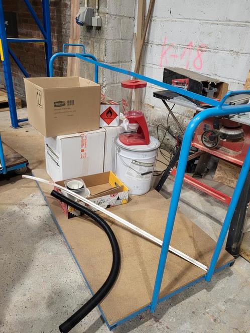Chariot d’entrepôt robuste – 25 € pièce, Doe-het-zelf en Bouw, Gereedschap | Overige machines, Ophalen