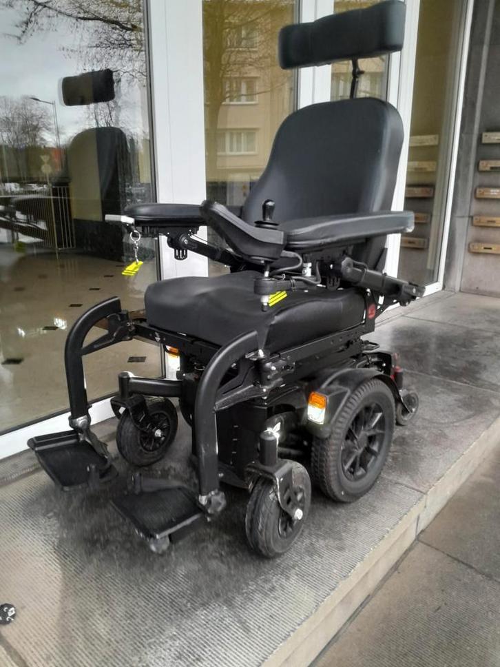 Fauteuille roulant électrique Vermeiren Sigmaa AA2 pmr, Divers, Chaises roulantes, Comme neuf, Enlèvement ou Envoi